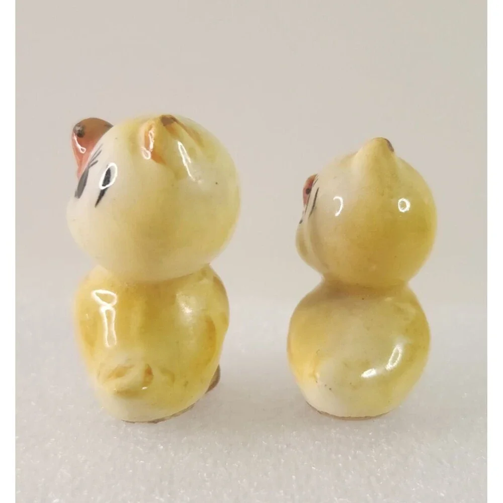 Vintage Set of (2) Miniature Porcelain Ducks Baby  Chickens Made In Japan READ